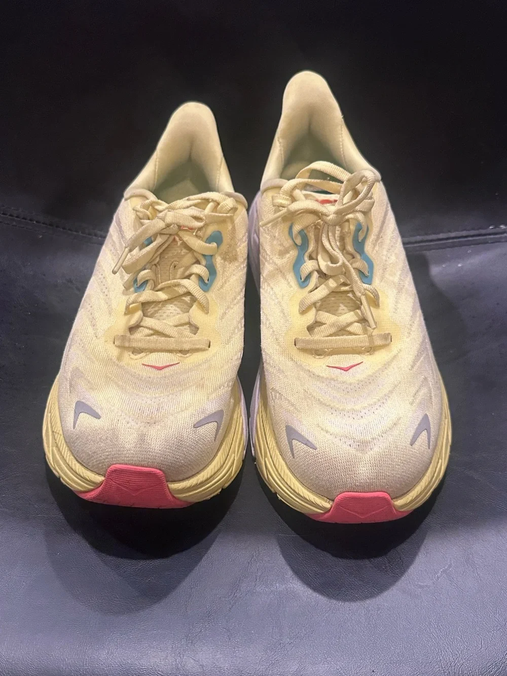 HOKA Arahi 6 Running / comfort Shoes Women’s Size 9.5 Yellow Pear/Sweet Corn